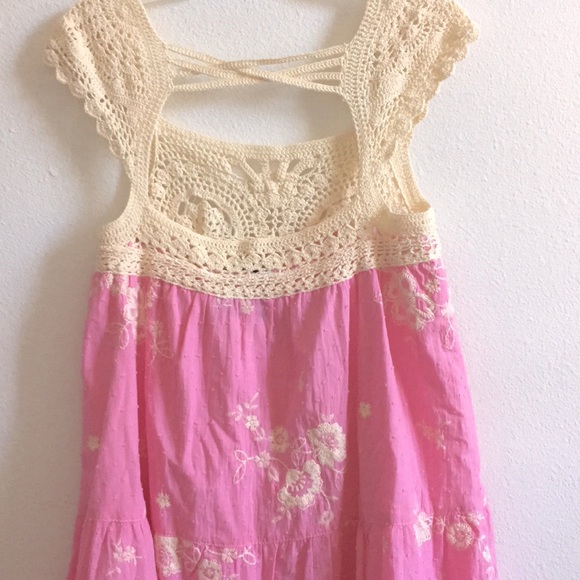 Vava by Joy Han embroidery/crochet top, flowy - Picture 2 of 3